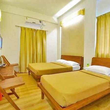 Hotel Holiday Home Bangalore Exteriör bild