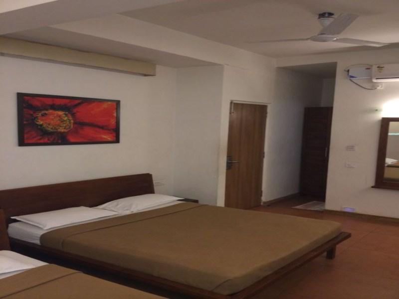 Hotel Holiday Home Bangalore Exteriör bild