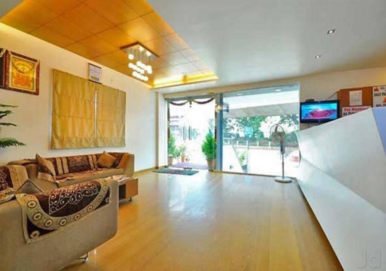 Hotel Holiday Home Bangalore Exteriör bild