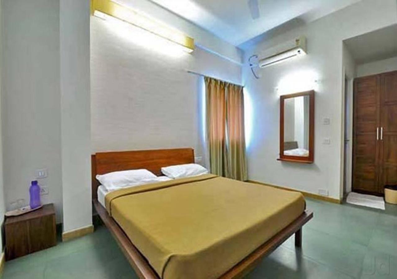 Hotel Holiday Home Bangalore Exteriör bild