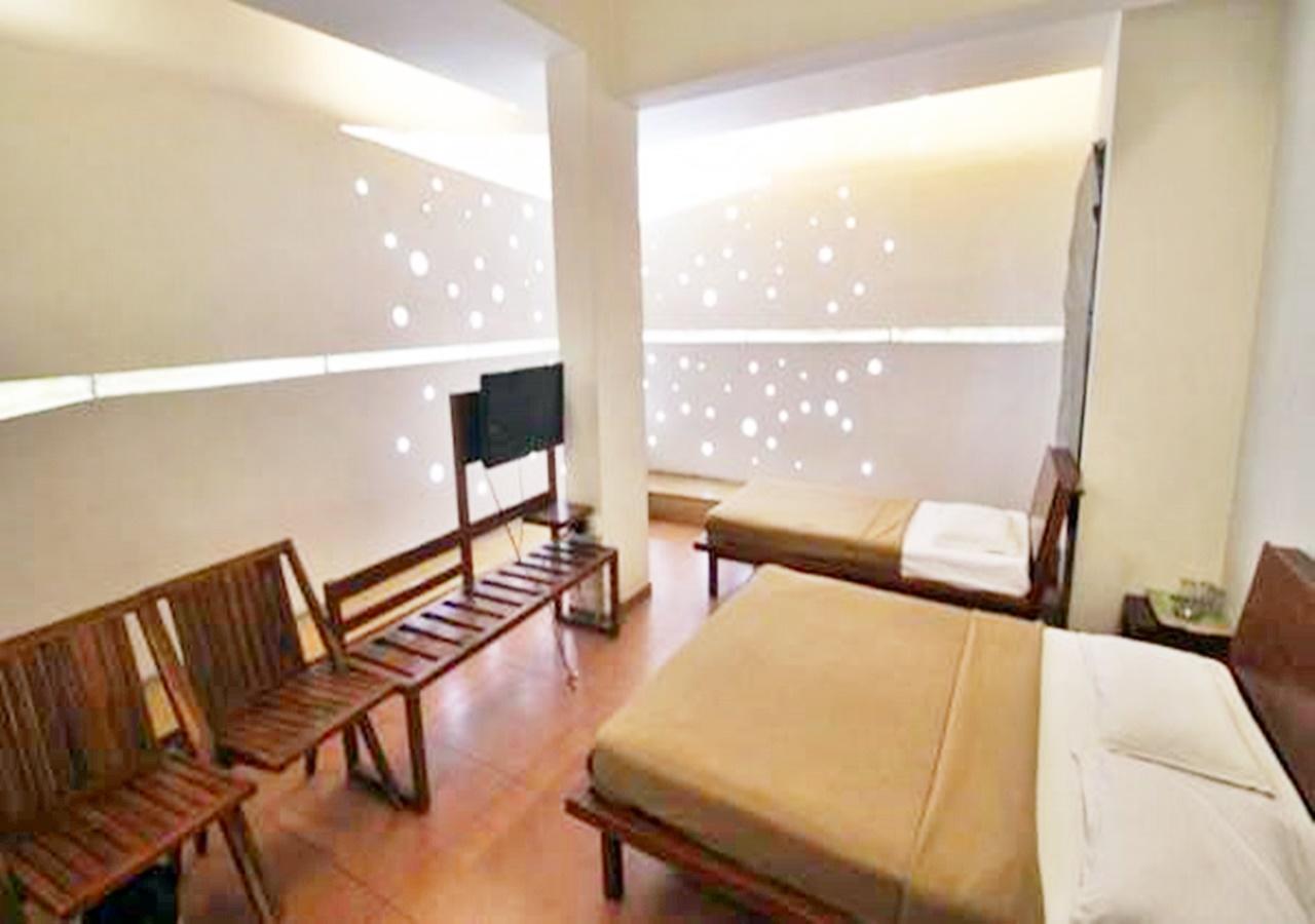 Hotel Holiday Home Bangalore Exteriör bild