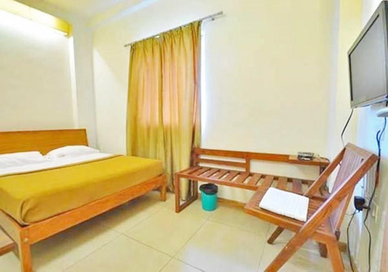 Hotel Holiday Home Bangalore Exteriör bild
