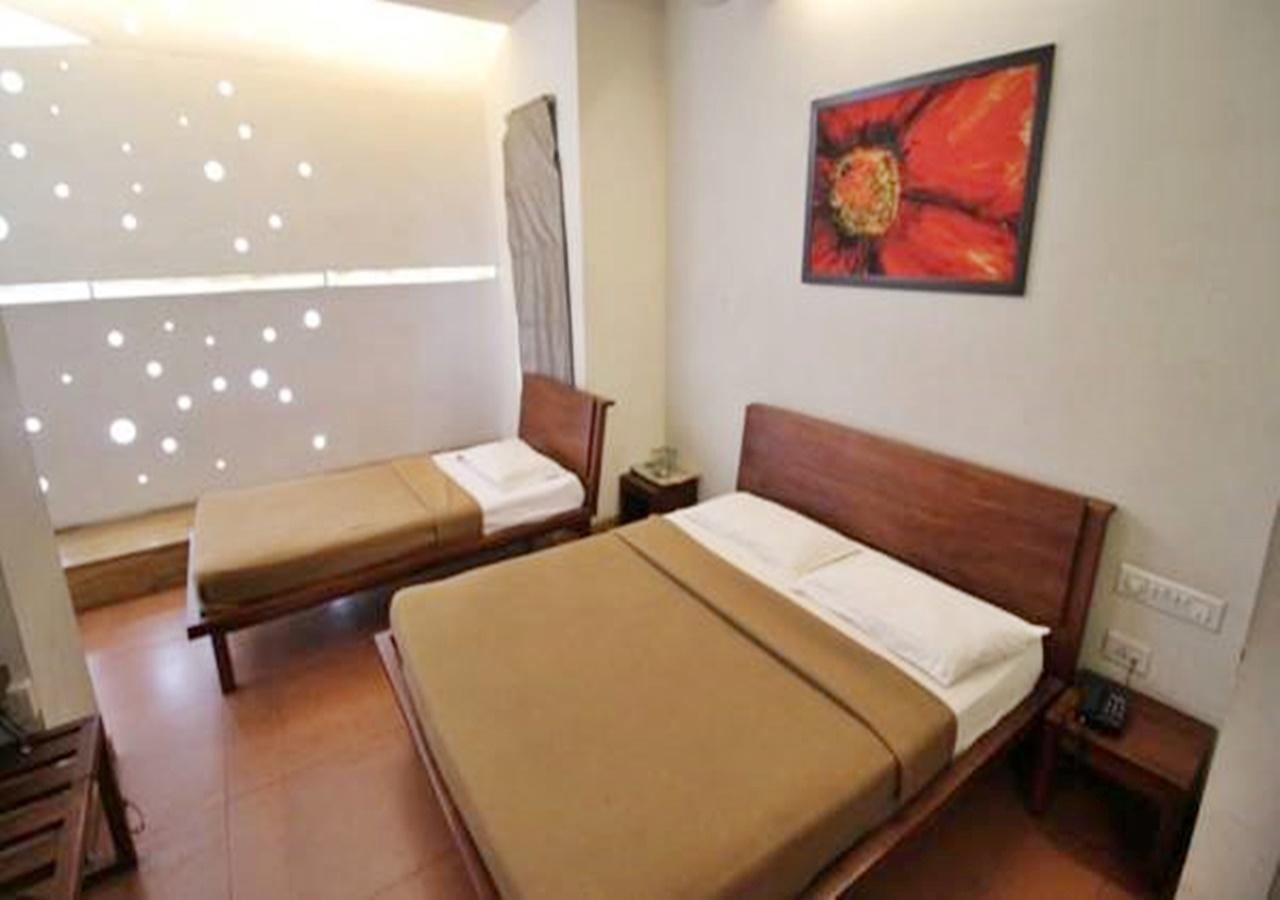 Hotel Holiday Home Bangalore Exteriör bild