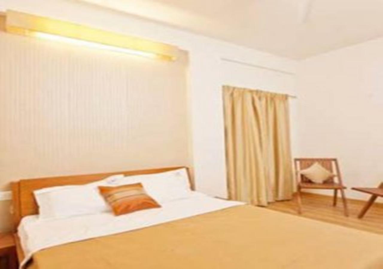 Hotel Holiday Home Bangalore Exteriör bild