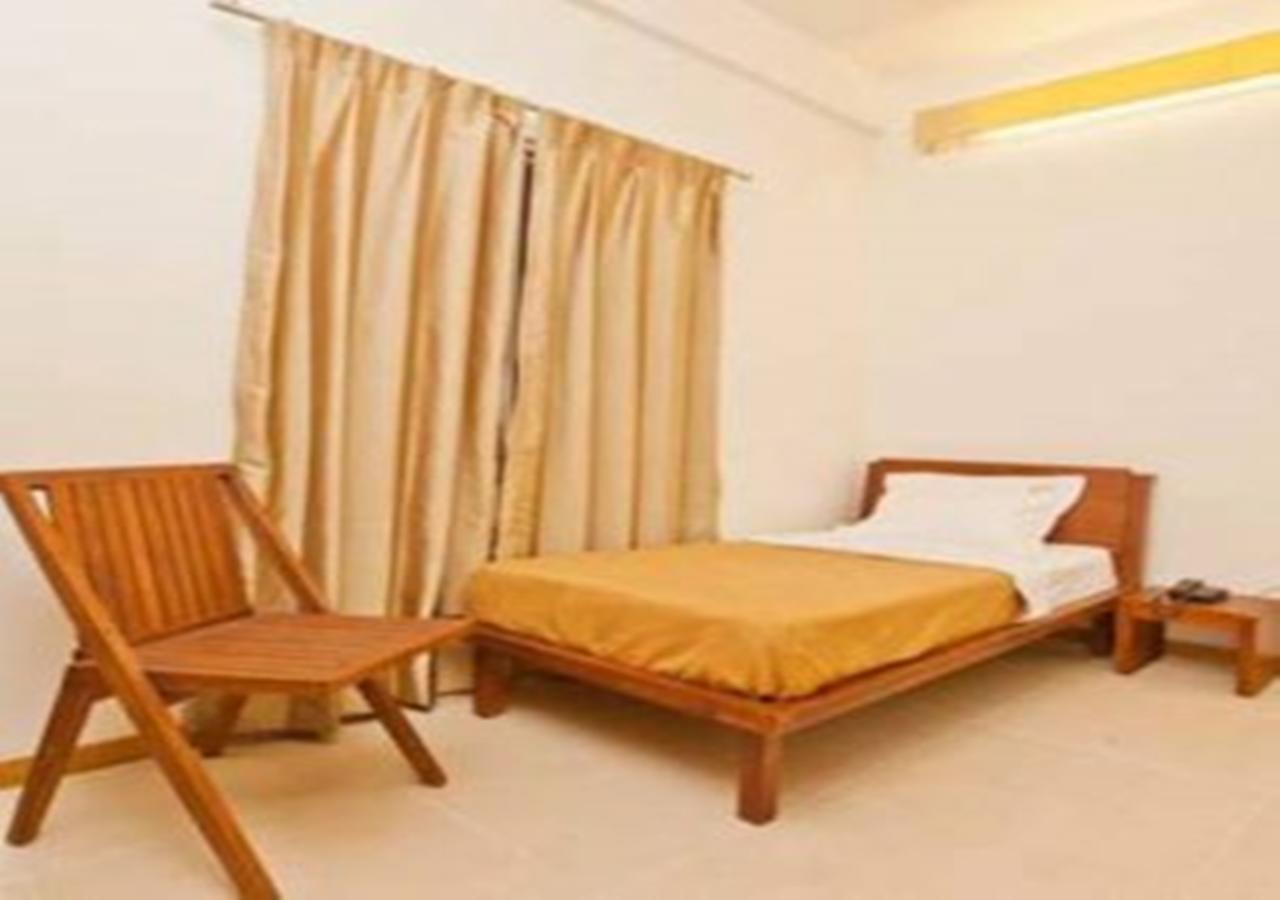 Hotel Holiday Home Bangalore Exteriör bild