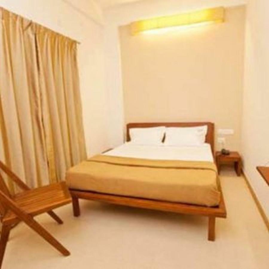 Hotel Holiday Home Bangalore Exteriör bild